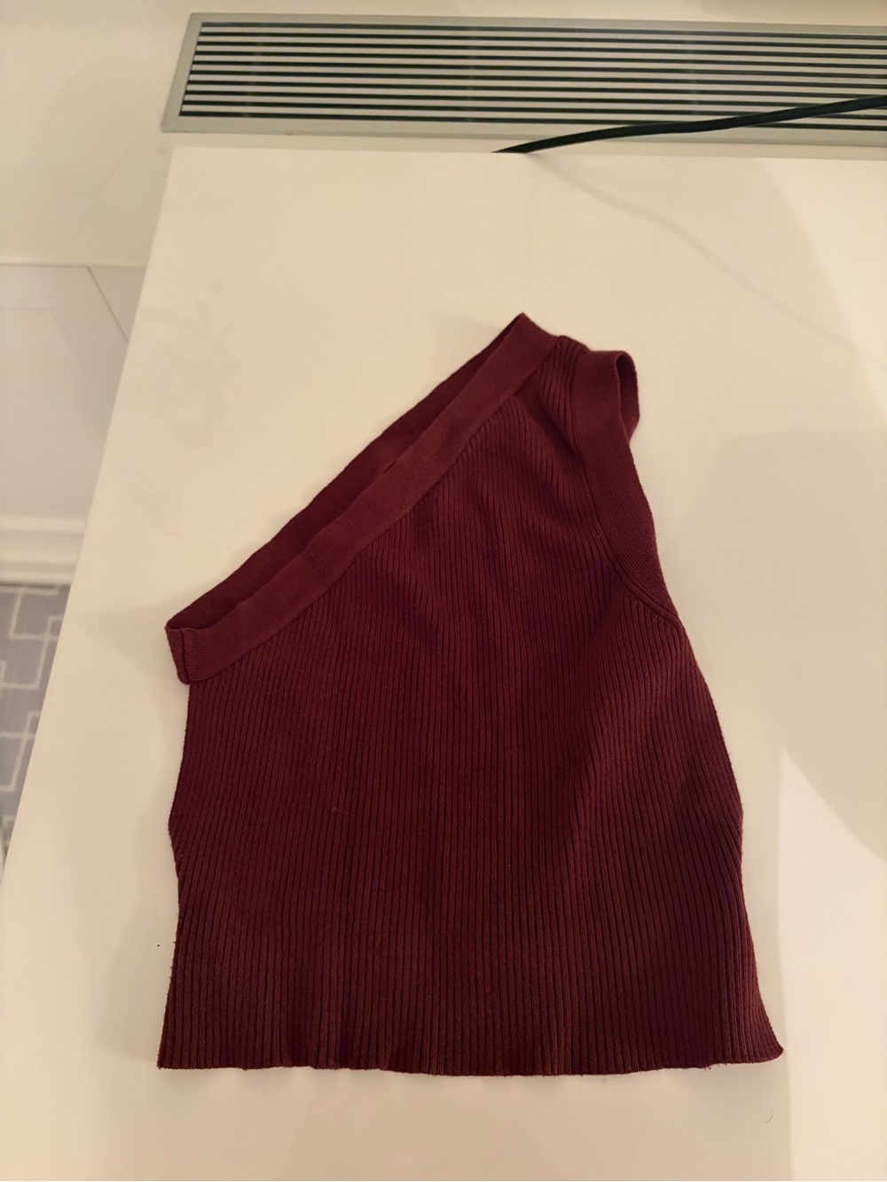 Amazon Ribbed One-Shoulder Crop Top - Burgundy